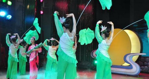 陜西牛背梁國家森林公園開園《竹風(fēng)清音》首場公演