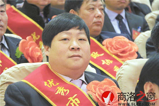 在日前召開的市政協(xié)會(huì)上，沈傳奇被評(píng)為優(yōu)秀政協(xié)委員。