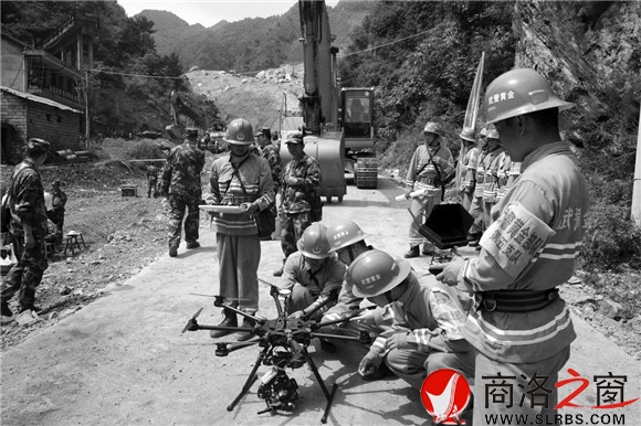準備起飛無人機，空中監(jiān)測地質(zhì)隱患點